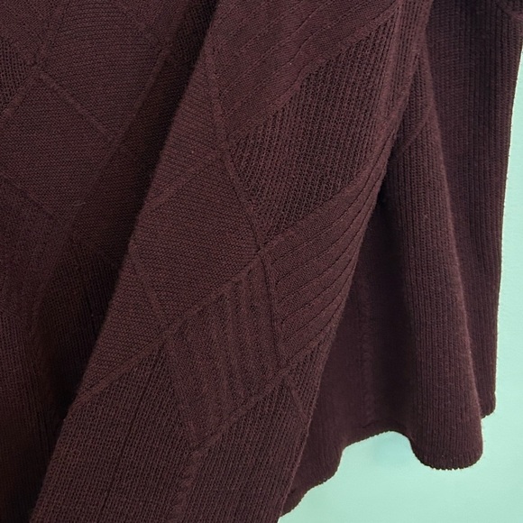 Women's V-Neck Burgundy Sweater - Picture 7 of 9